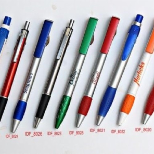 Plastic pen